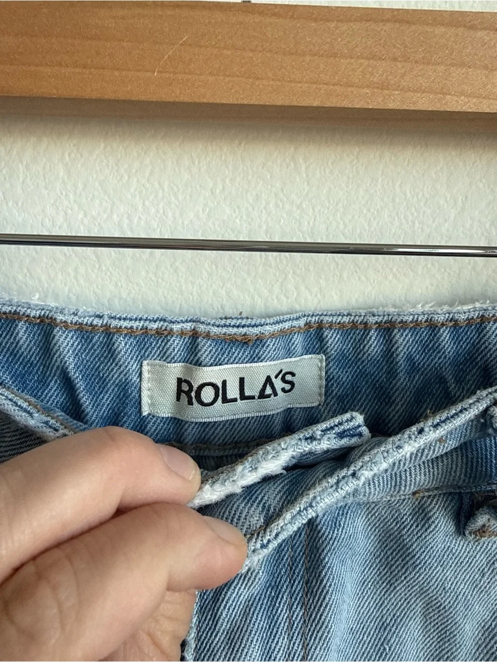 Rolla's Dusters High Rise Slim Denim Shorts Light Wash Distressed Size 27
